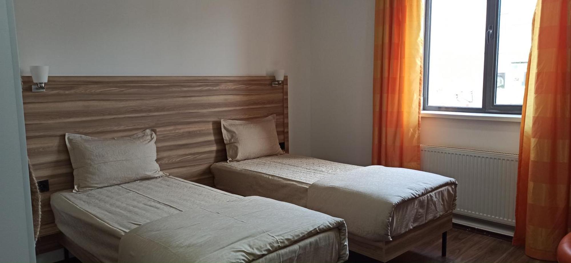 Amir Hotel Karakol Eksteriør billede