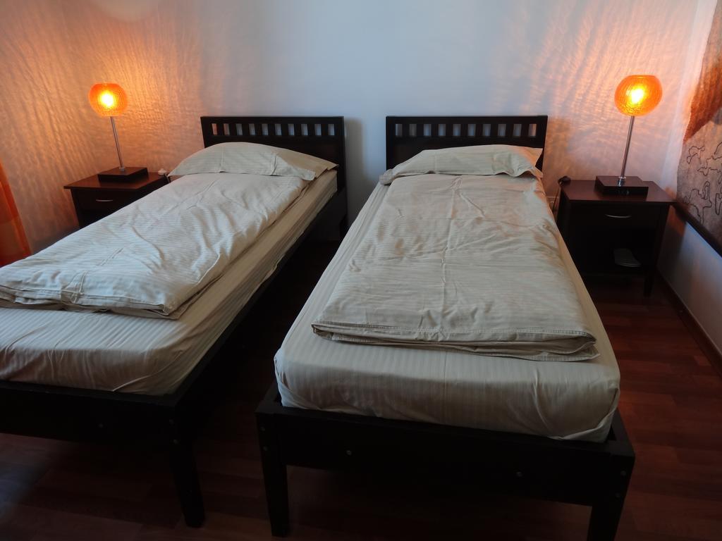 Amir Hotel Karakol Værelse billede
