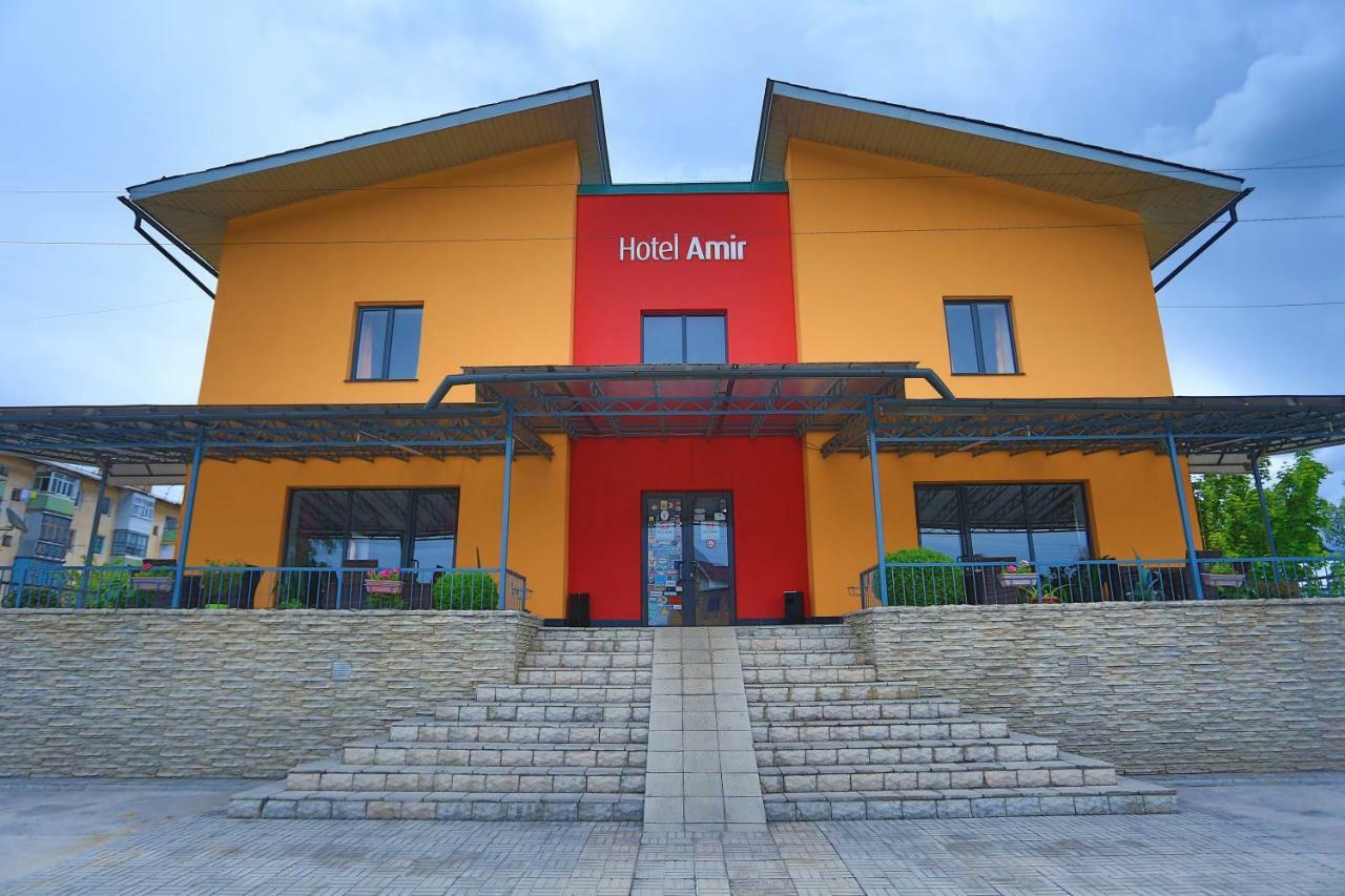 Amir Hotel Karakol Eksteriør billede
